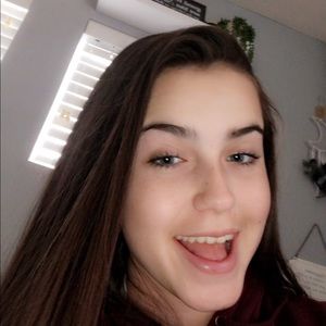 Meet your Posher, Lily